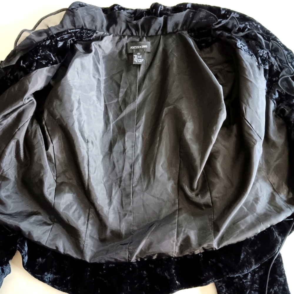 Vintage Y2K crushed velvet jacket with ruffle trim. Focus 2000. Size 14 - Picture 9 of 11